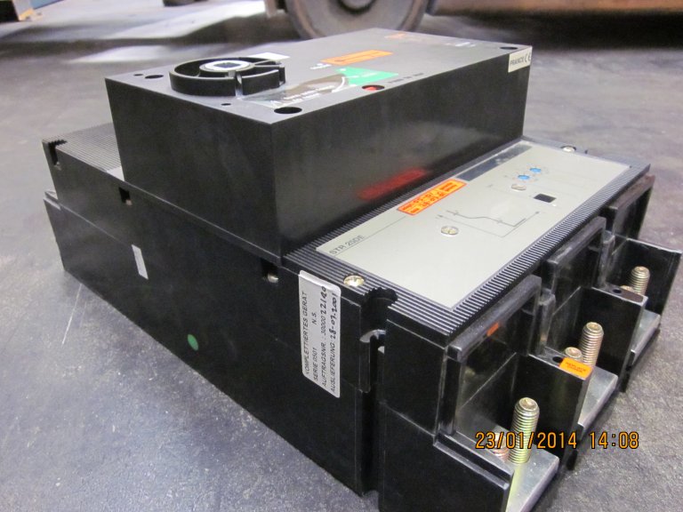 basic switch 3pol In=800A Icu=10KA, Nordex 15581