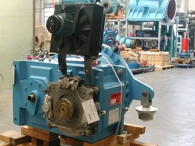 Flender PEAK4280; Hansen EH55G21S