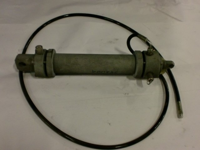 CYLINDRE HYDRAULIQUE 60/30-270 POUR LM 19,1 WW 4200