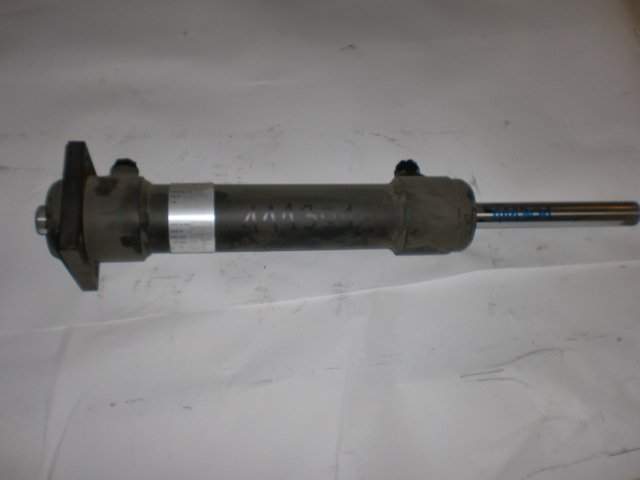 HYDRAULIC CYLINDER USED IN LM 12.8 BLADE