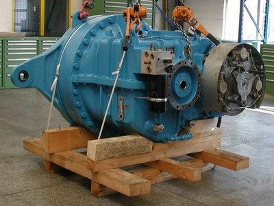 Metso PLH-400; L &amp; S GPV305S