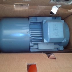 Motor ABB M2ARS 100LC-6 925 u/min 2.2Kw 3A a 690v 50 Hz