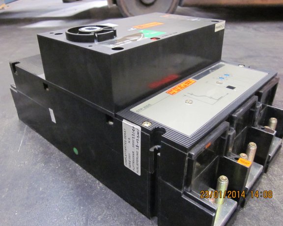 Commutateur de base 3pol In= 800A Icu= 10KA, Commutateur de base 3pol In= 800A Icu= 10KA,