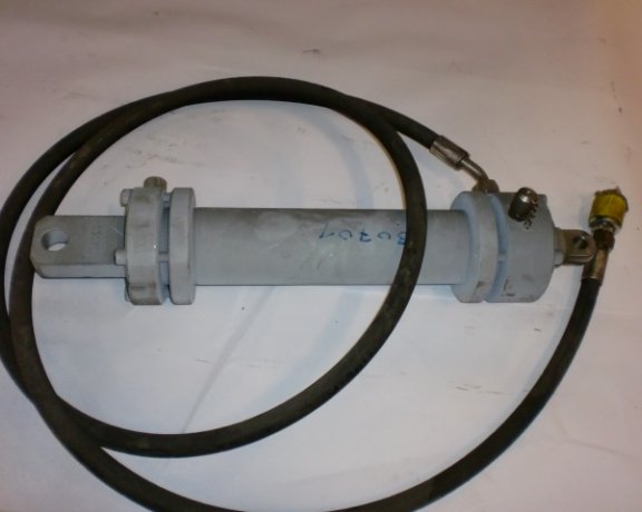 CYLINDRE HYDRAULIQUE POUR LM 23.2