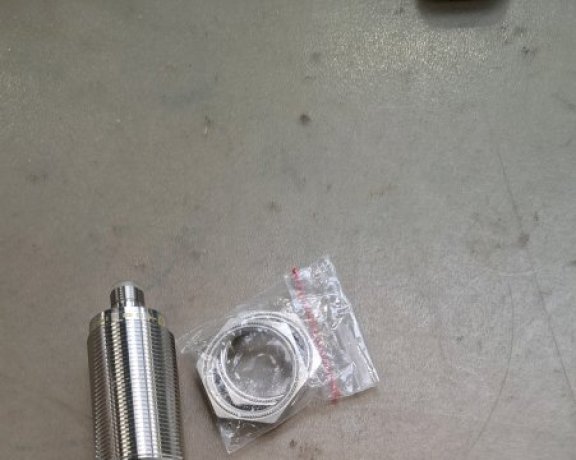 AB 872C-M15NP30-D4 INDUCTIVE DETECTOR Gamesa P393405