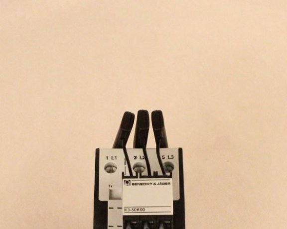 Interruptor de compensación de fase. B&amp;J K3- 50K00 230VAC