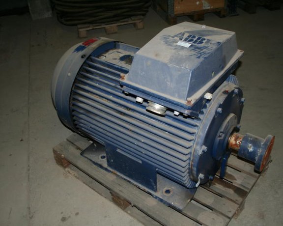Small generator for Vestas V66 300 kW